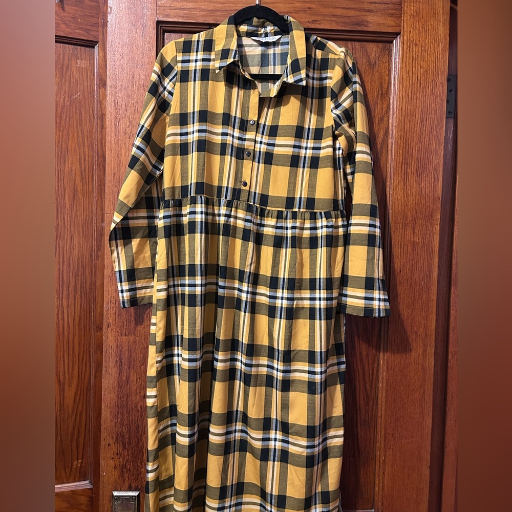 COMPANIA FANTASIA gold and black plaid dress